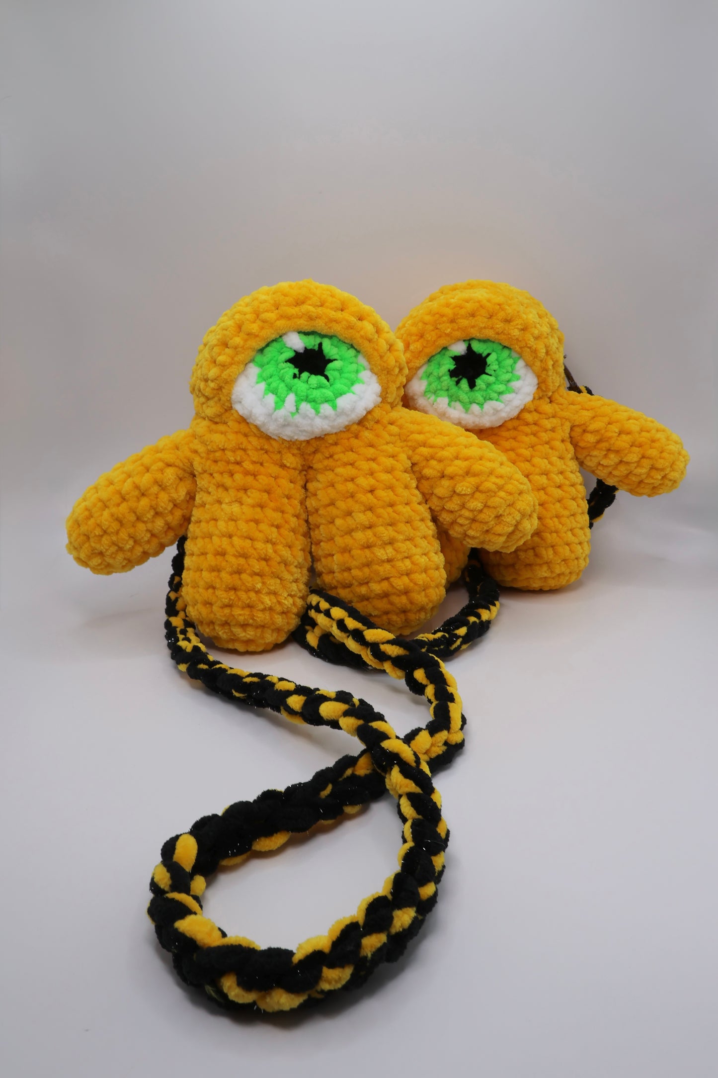 Cyclops man plush bag (music: scream saver)