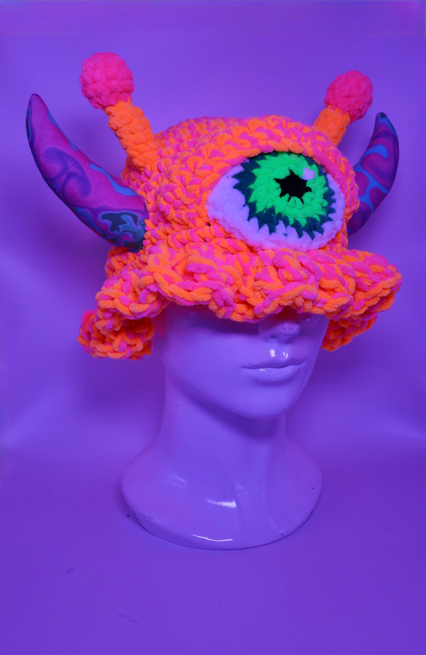 Earth & skye + Yarn lab collab (uv reactive & stash pocket)