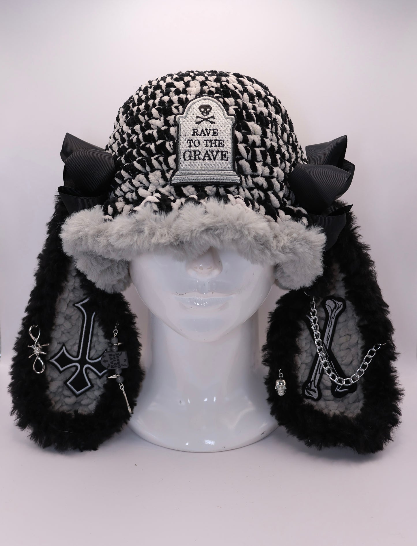 Grave bucket hat