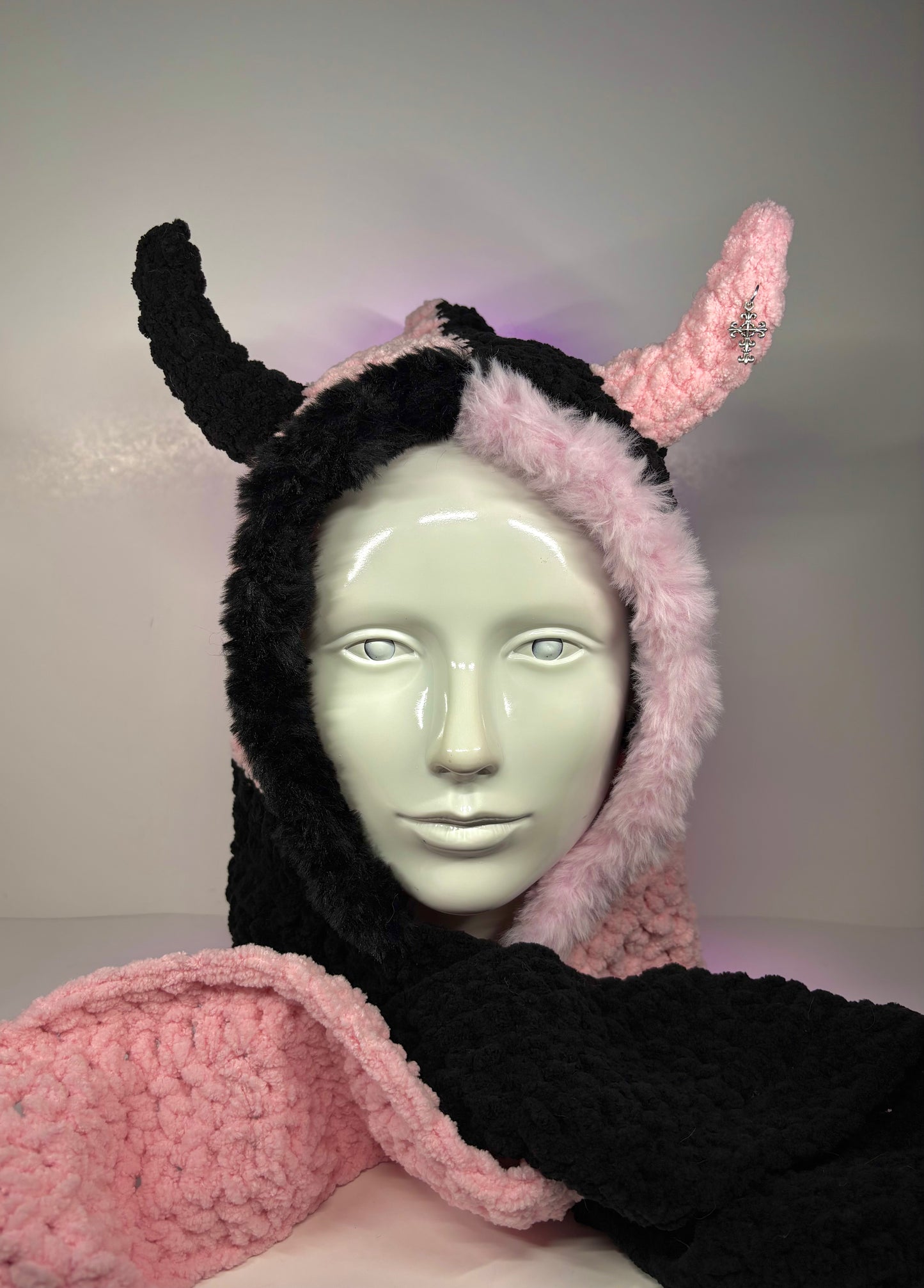 YarnLab hood with gloves