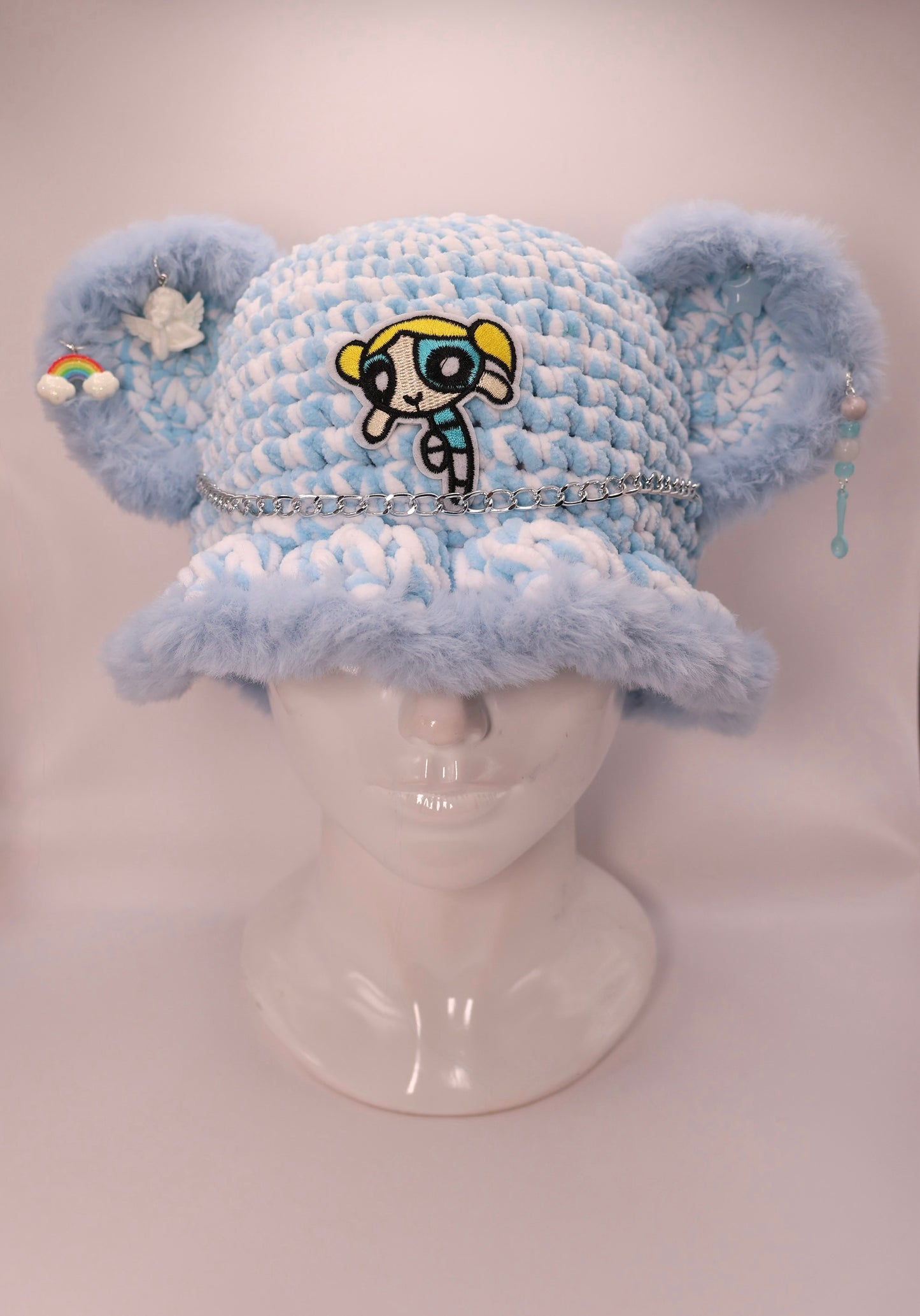 Bubbles bucket hat