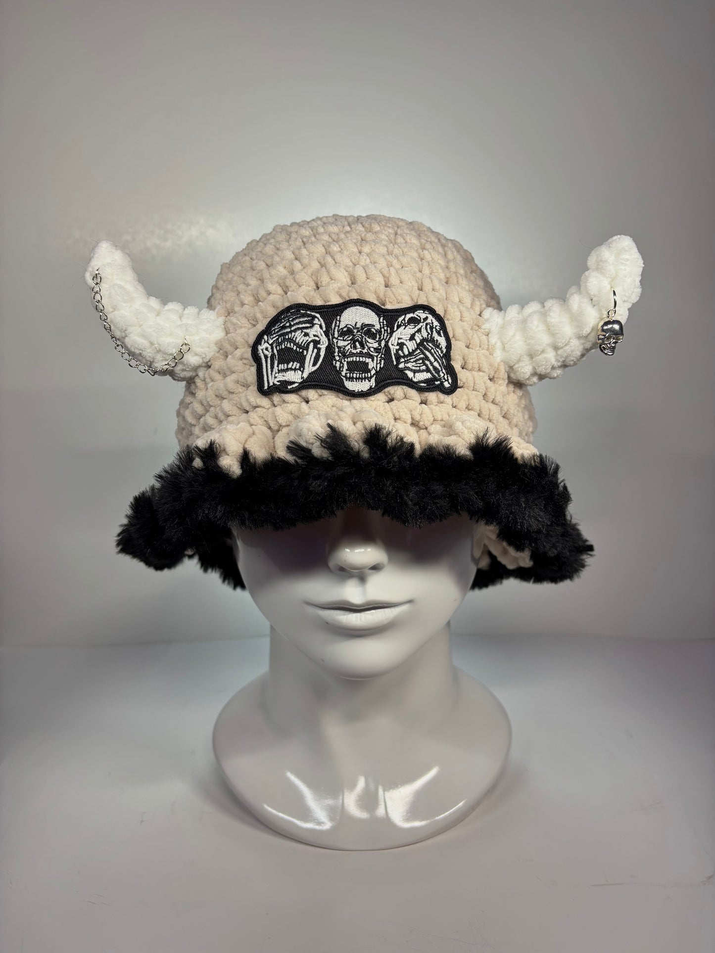 Skull bucket hat