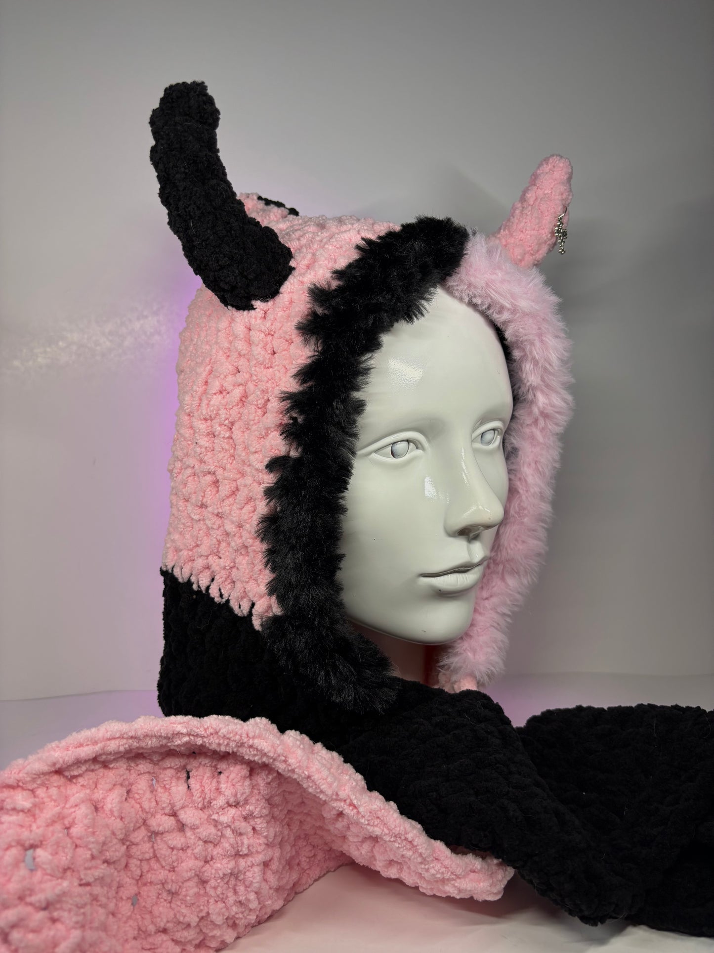 YarnLab hood with gloves