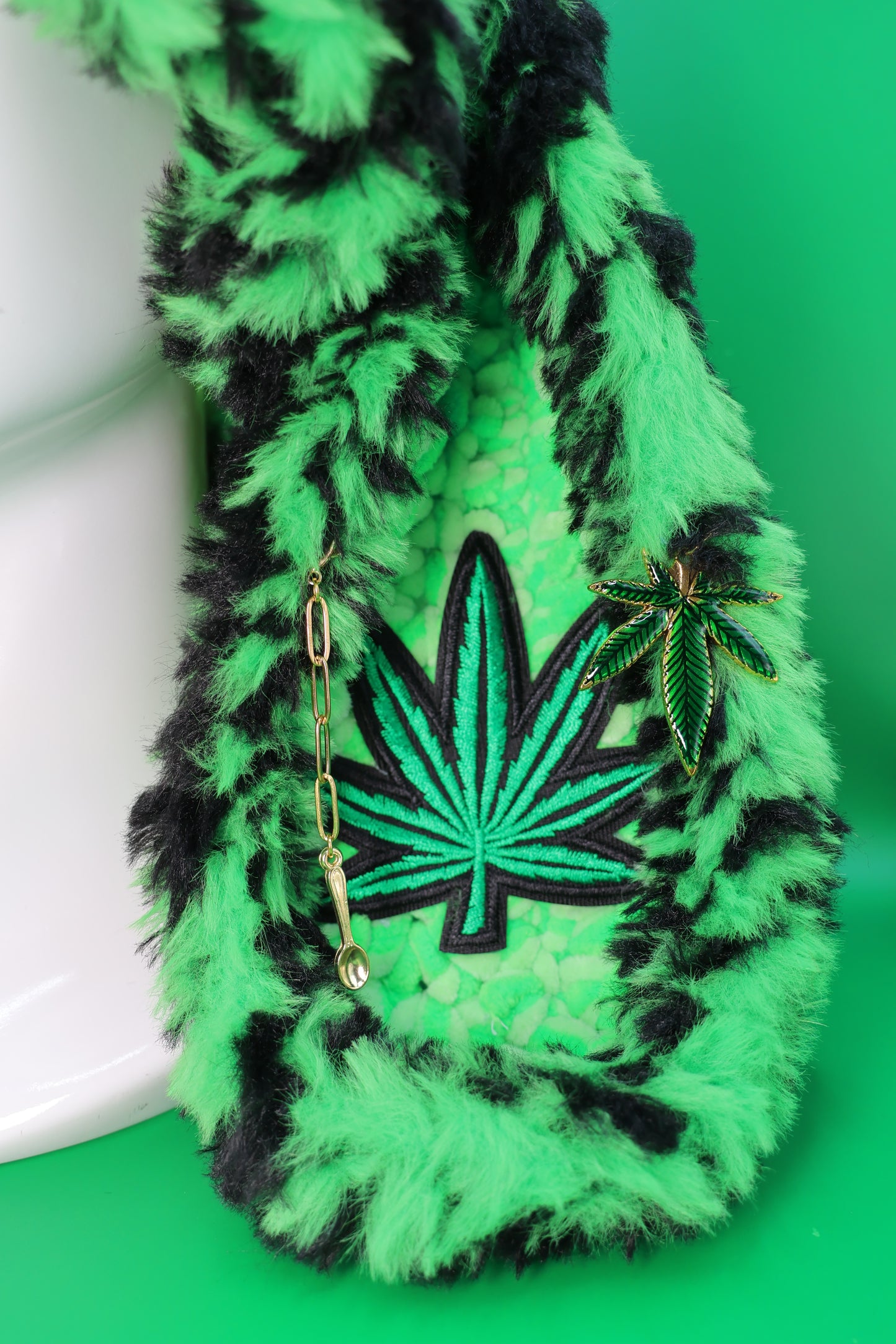 4/20 x Cyclops bucket hat (uv reactive)