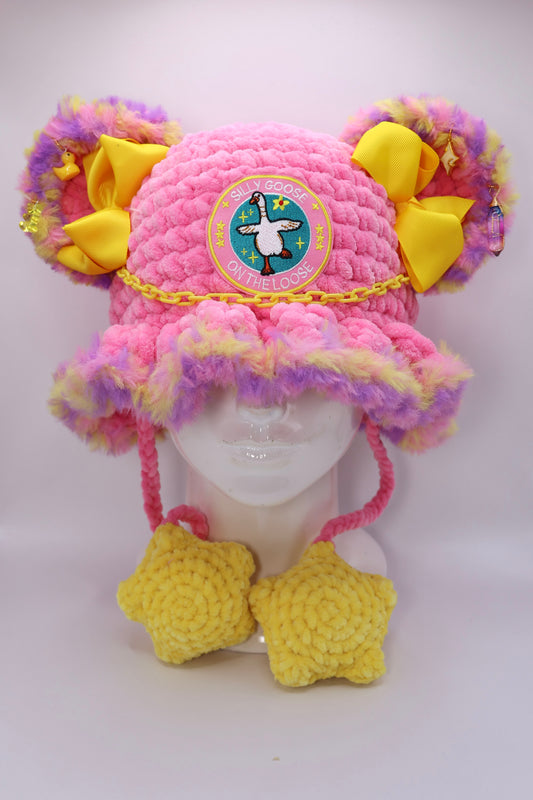 Silly goose bucket hat (squeaky star)￼