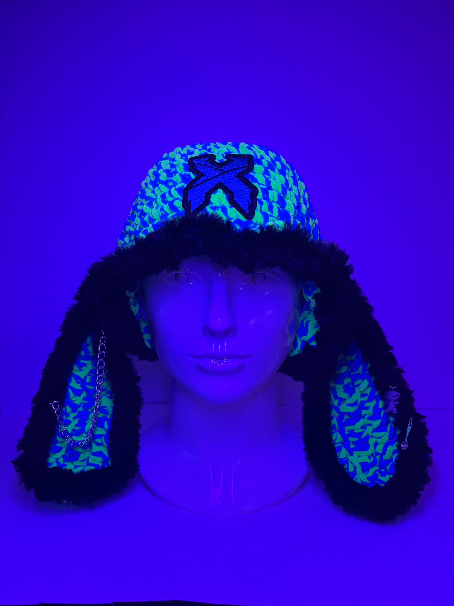 EDM bucket hat (uv reactive)