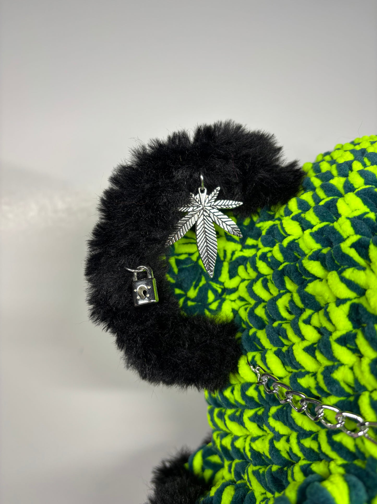 Wobble bundle (UV reactive)