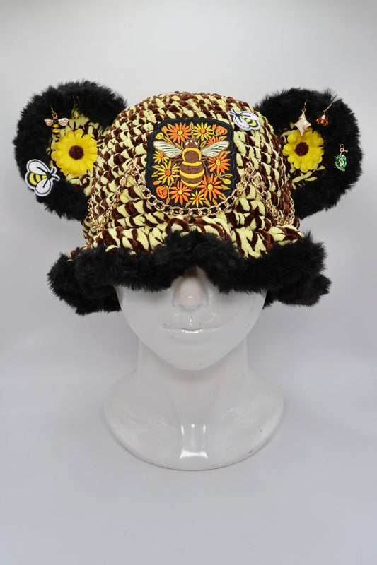Bee bucket hat