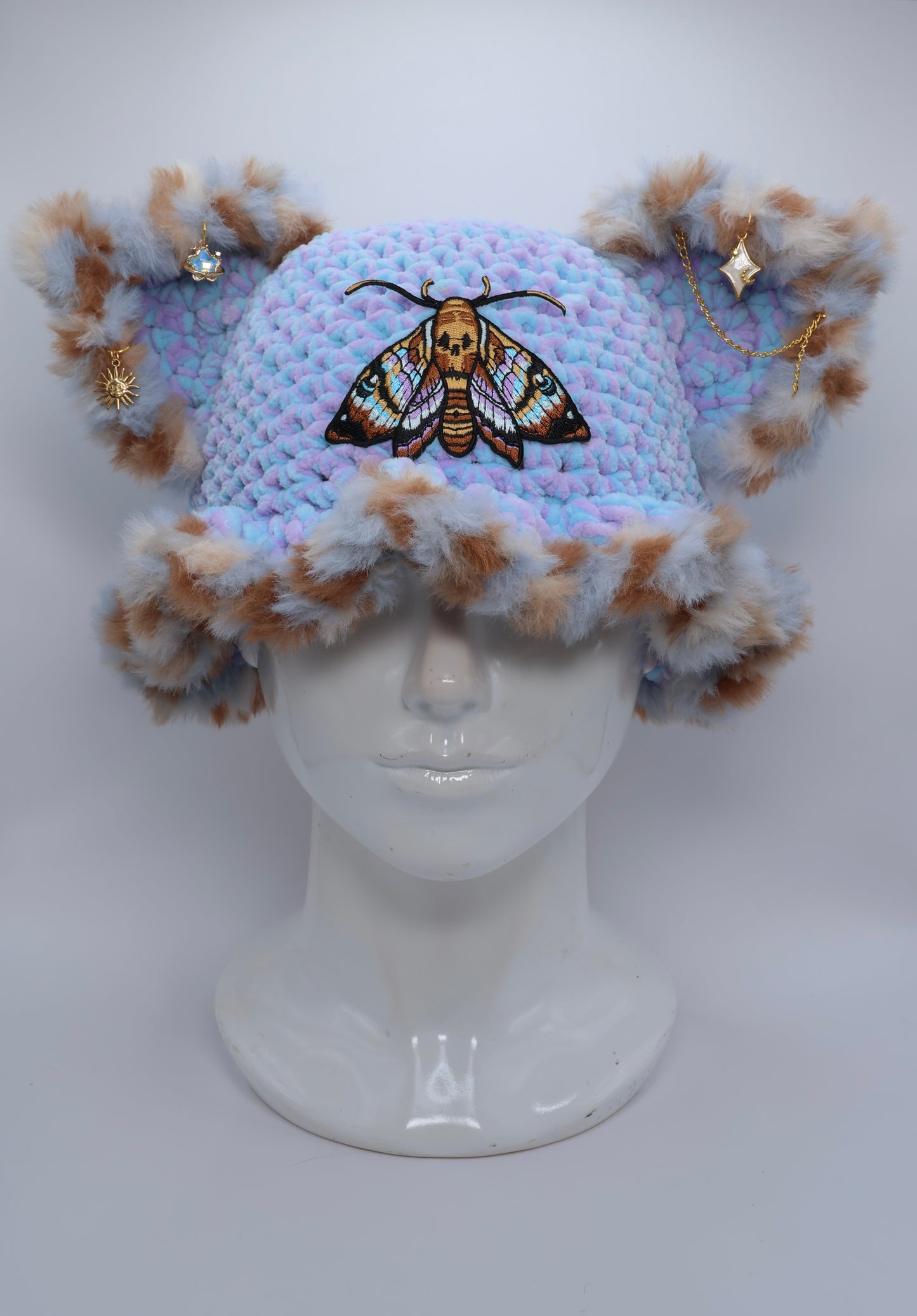 Moth Bucket hat