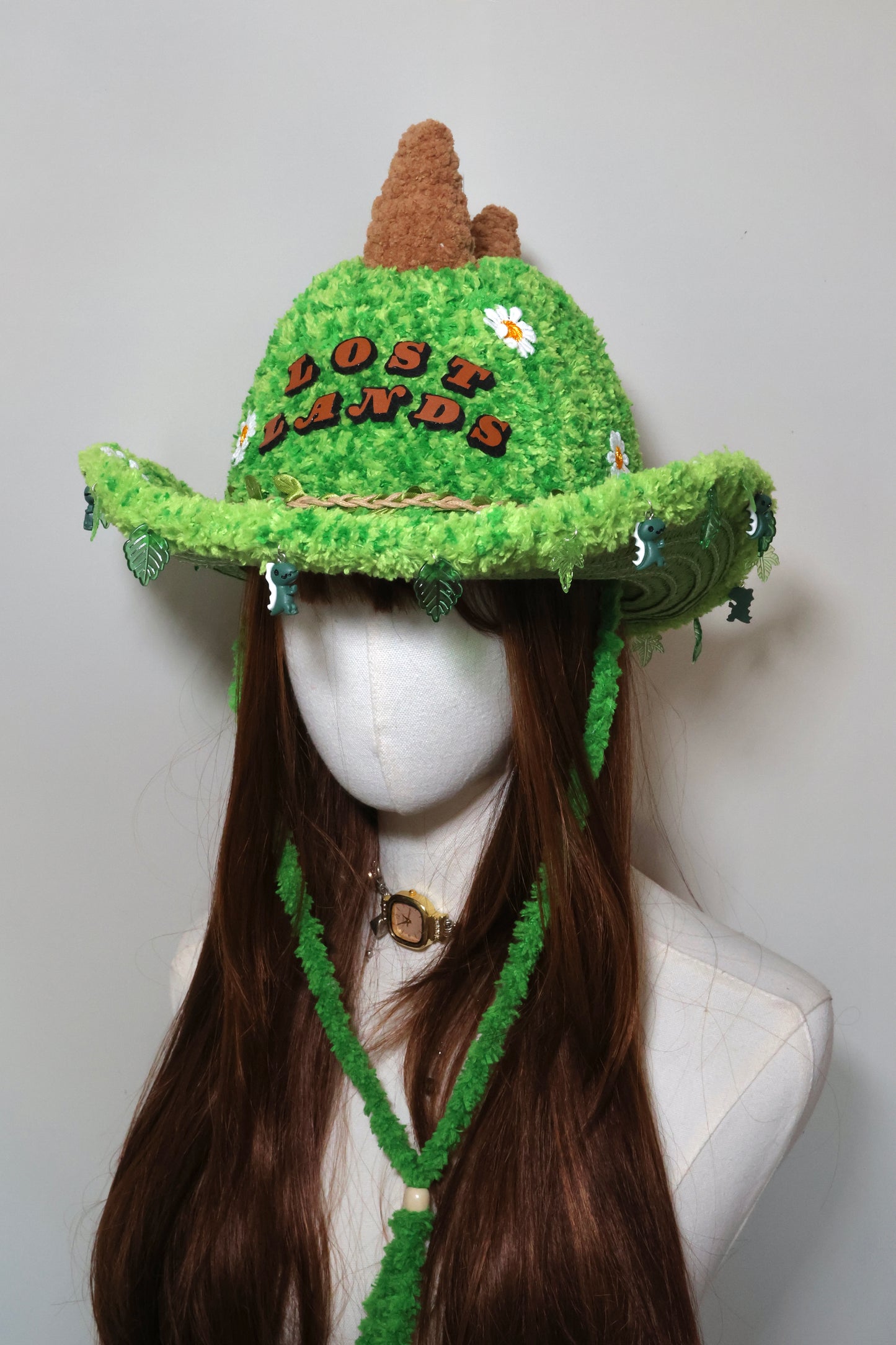 Dino Sprouting cowboy hat