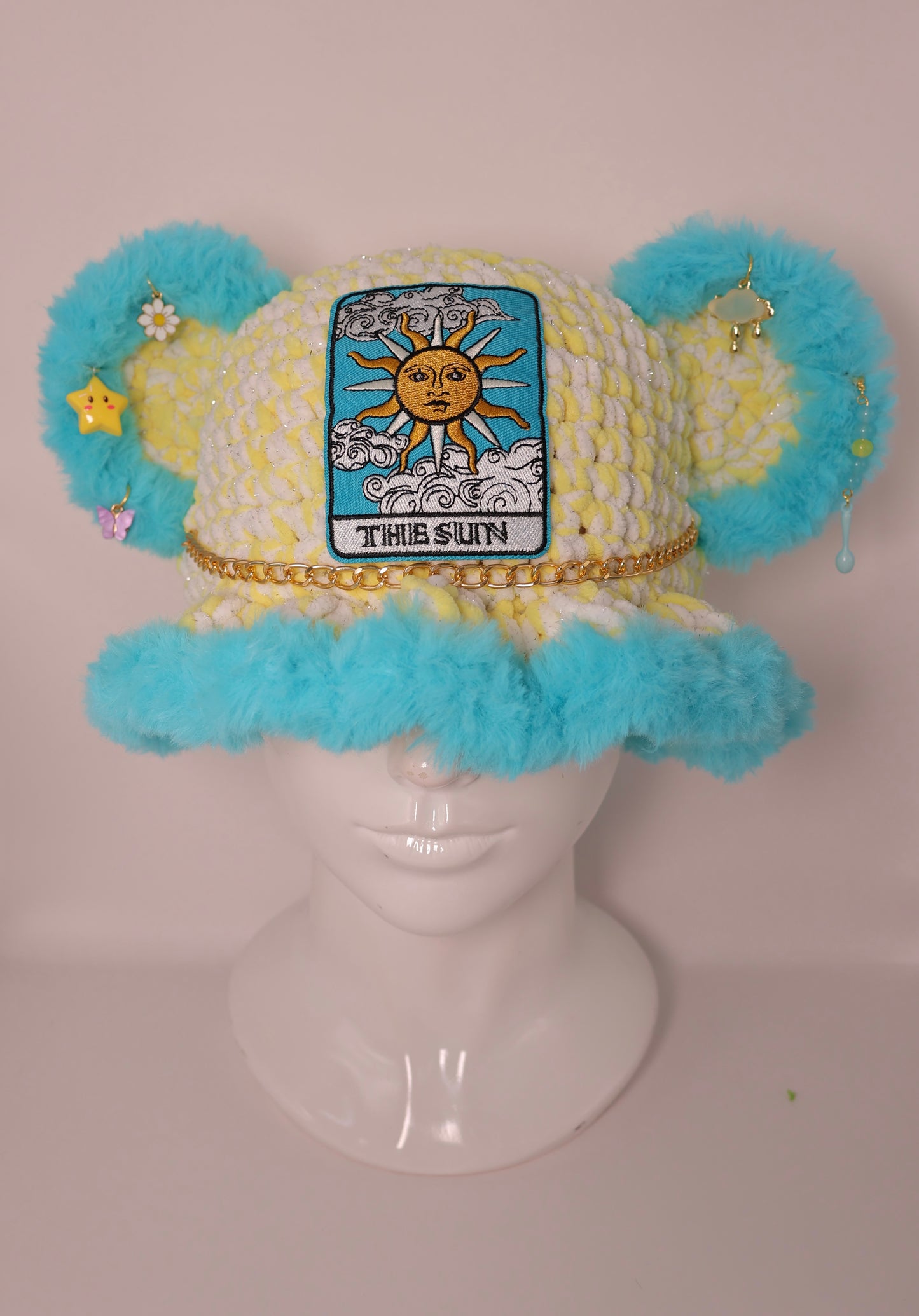 Sun bucket hat