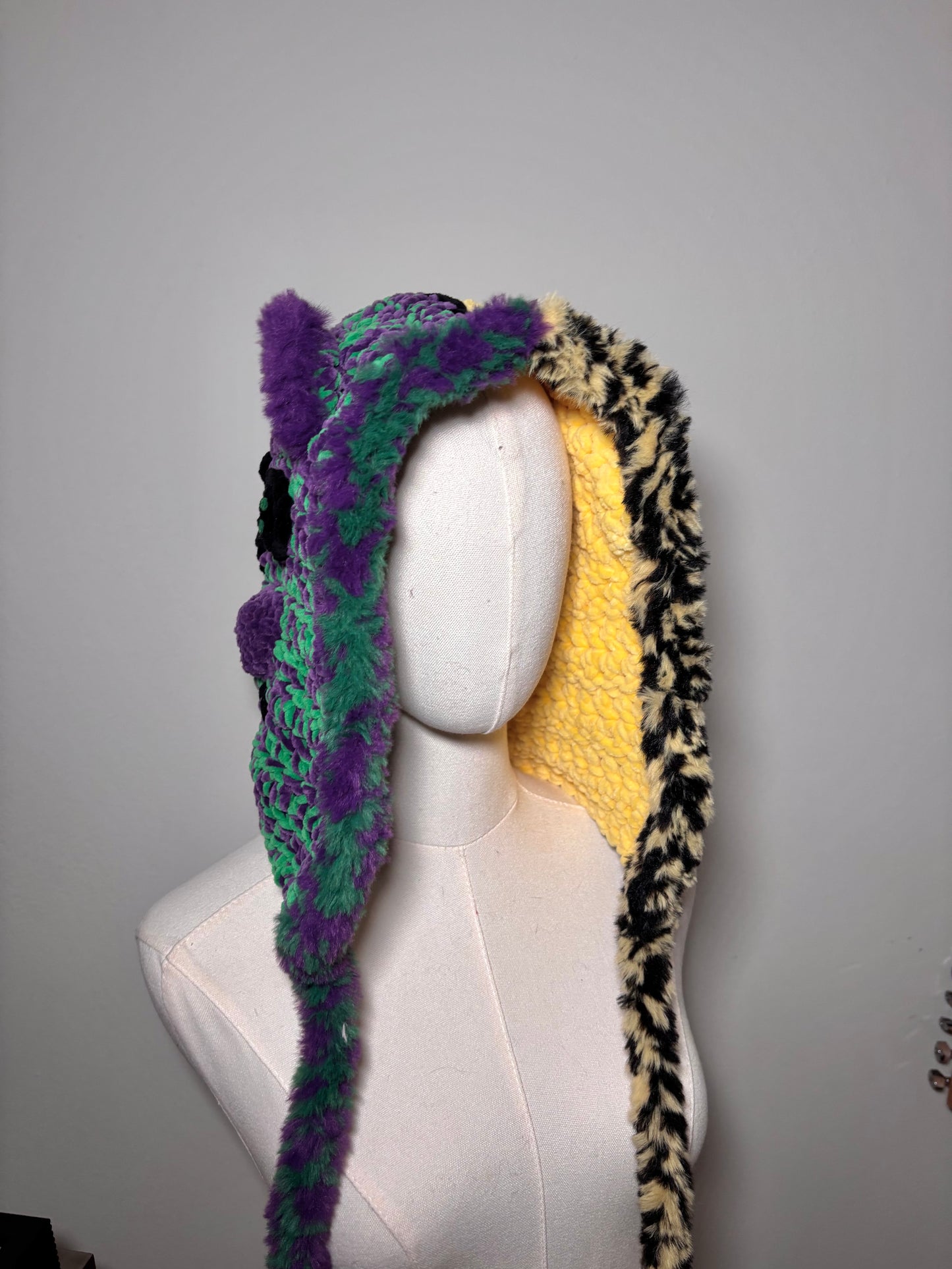 leveltronics hood (eye secret pocket & squeaky bear nose)