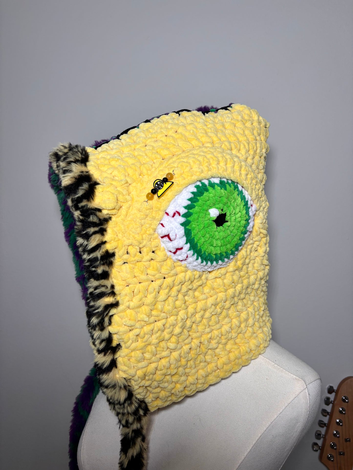 leveltronics hood (eye secret pocket & squeaky bear nose)